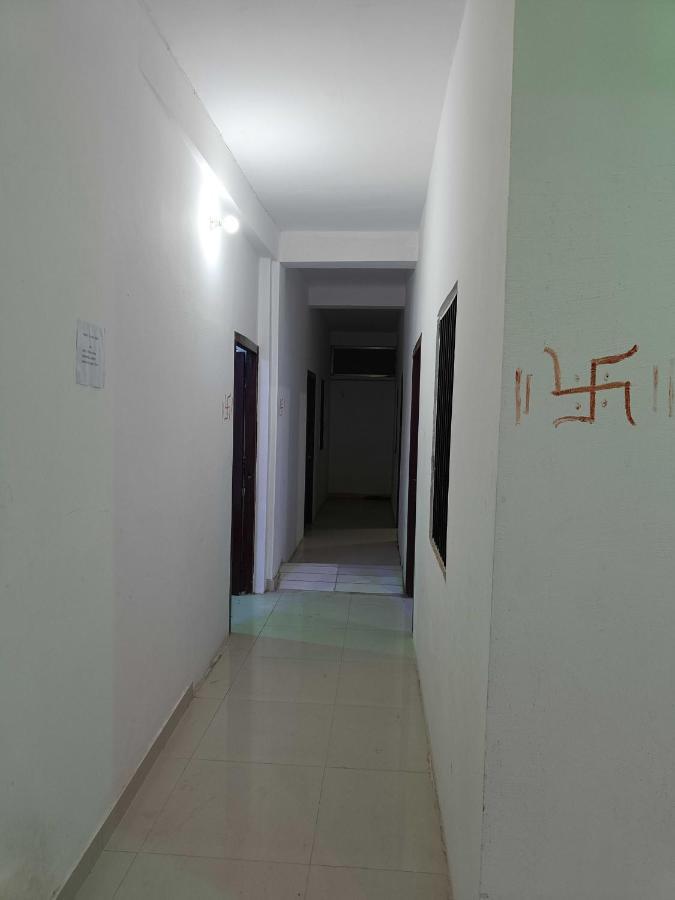 גורקפור Oyo Pandey Ji Guesthouse מראה חיצוני תמונה